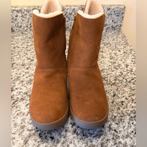 UGG Chestnut Boots with Soft Cream Interior